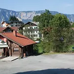 Semesterbostad Ferienhaeuser Glueck Auf, Sauna, Hottubs
