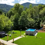 Ferienhaeuser Glueck Auf, Sauna, Hottubs Arnoldstein