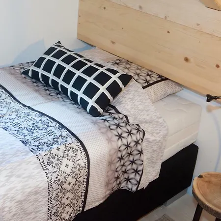 Ferienhaeuser Glueck Auf, Sauna, Hottubs Дом отдыха Арнольдштайн