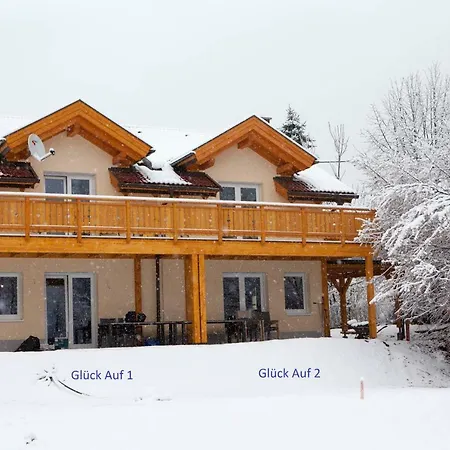 Ferienhaeuser Glueck Auf, Sauna, Hottubs * Арнольдштайн