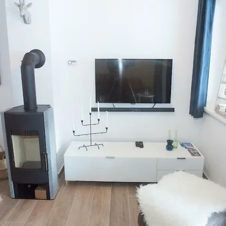 Дом отдыха Ferienhaeuser Glueck Auf, Sauna, Hottubs Арнольдштайн