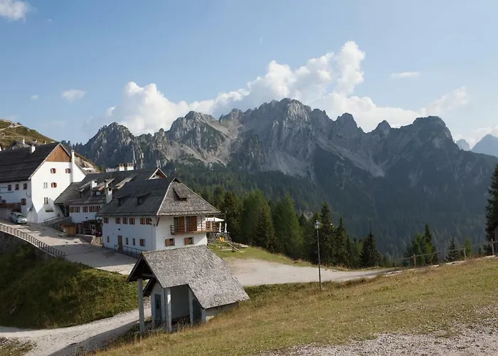 Holiday home Ferienhaeuser Glueck Auf, Sauna, Hottubs Arnoldstein