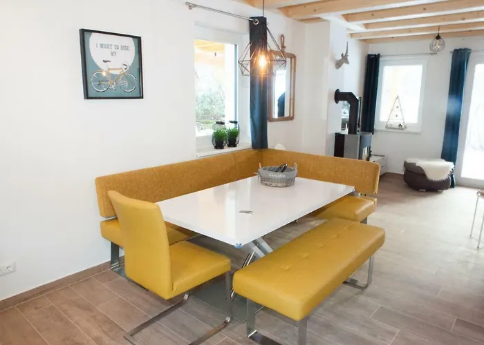 Ferienhaeuser Glueck Auf, Sauna, Hottubs Arnoldstein